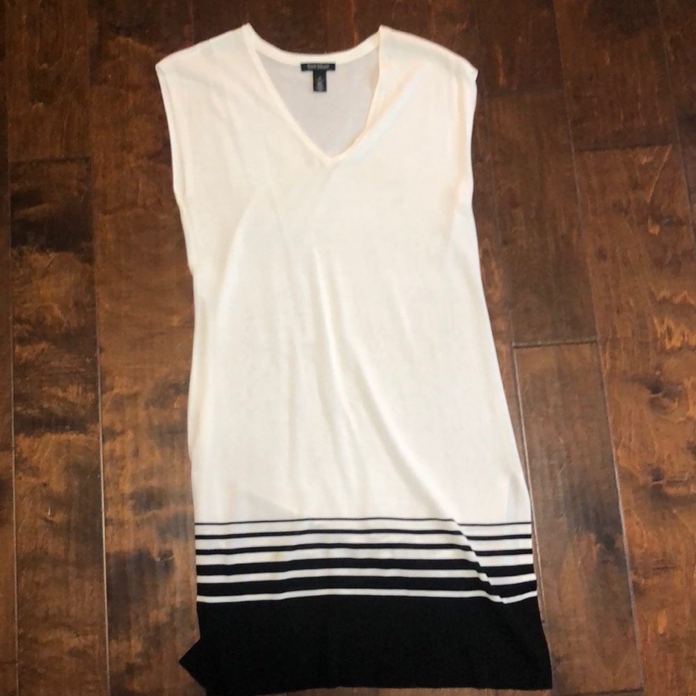 White House black market tunic